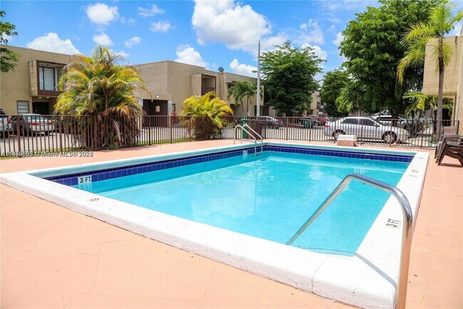 Foto del edificio - 6335 Southwest 138th Court Apt #6335-1, Mi...