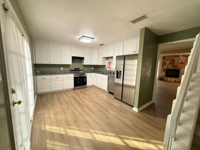 Building Photo - 503 Benlea Ct