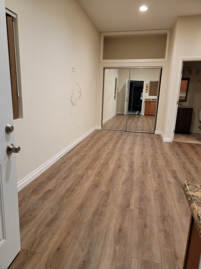 Foto del edificio - 1010 Florence Pl