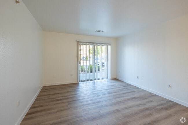 3BR, 2BA - 1,118SF - Living Room - Sterling Park Apartments