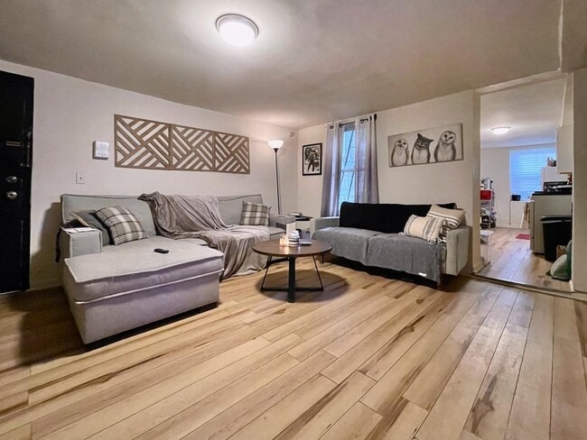 Foto del edificio - 209 Ogden Ave.