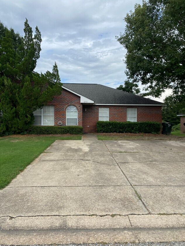 Foto principal - Harmon Duplex - Available Now!