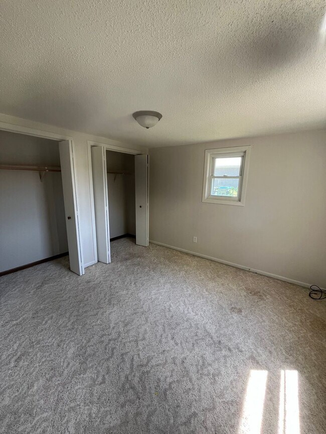 Building Photo - 2 bedroom house now available $675