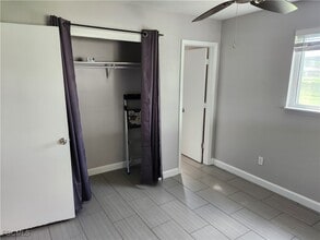 Building Photo - 925 SE 23rd Pl