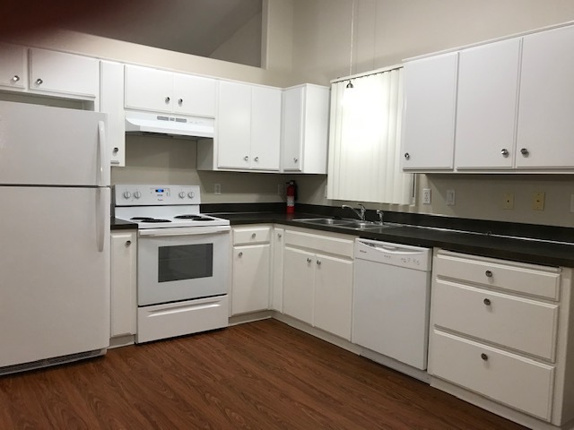 Kitchen - 1345 River Oak Rd