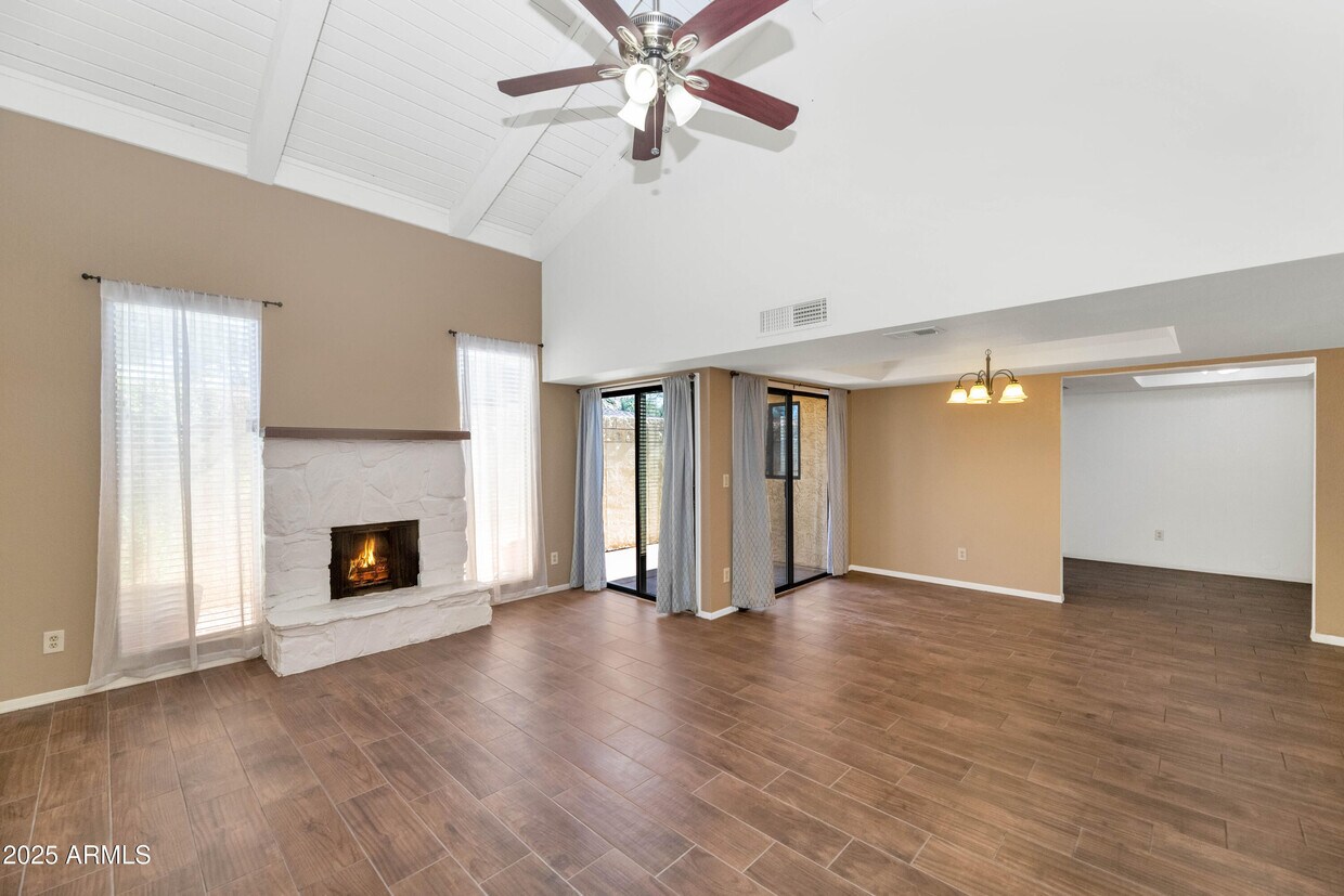 Primary Photo - 5726 N 10th St