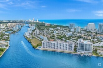 Building Photo - 511 Bayshore Dr