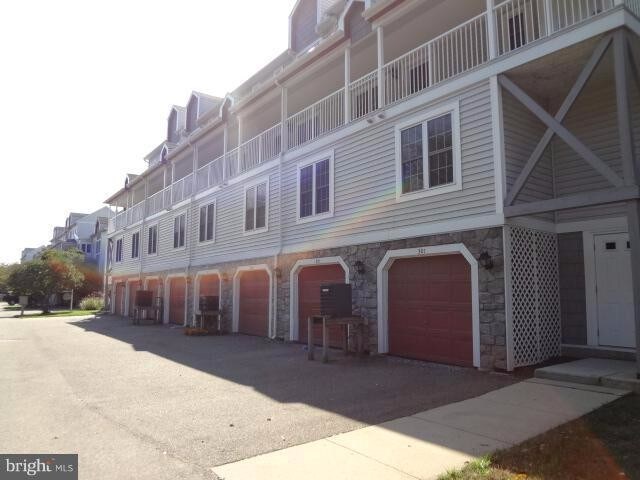 Primary Photo - 320 Rowland Dr