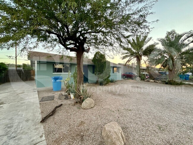 Building Photo - 2013 E Nancy Ln