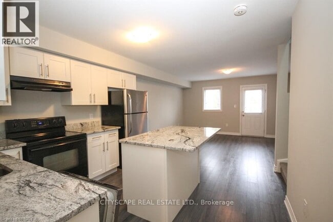 Building Photo - 7768 Ascot Cir