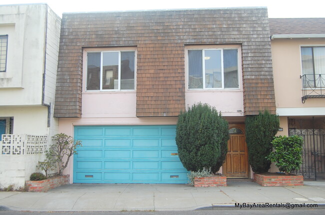 Building Photo - 1927 Funston Ave