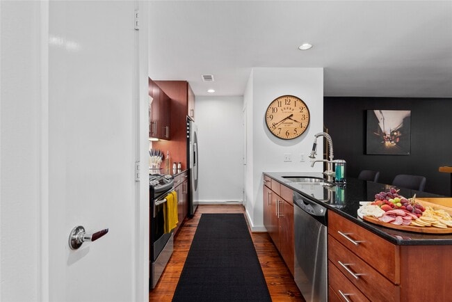 Foto del edificio - 2914 Commerce St