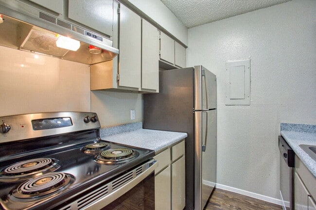 Building Photo - The Carriages