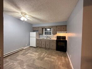 Building Photo - 85 Bambi Ct