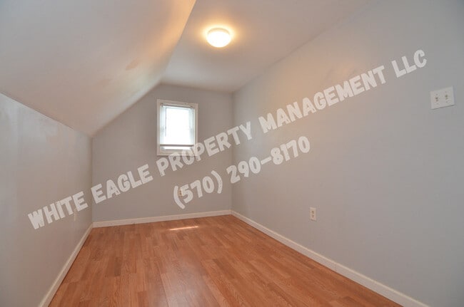 Building Photo - 641 Alder St