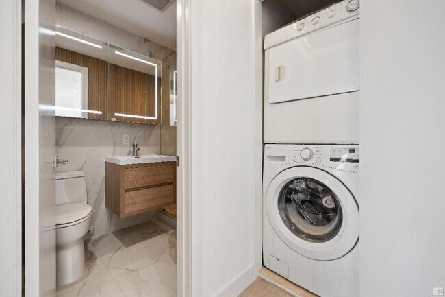 Foto del edificio - 1 bedroom in Brooklyn NY 11222