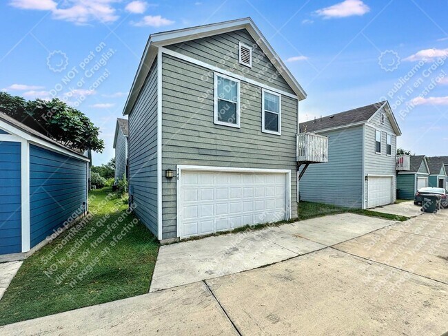 Building Photo - 340 Perry St
