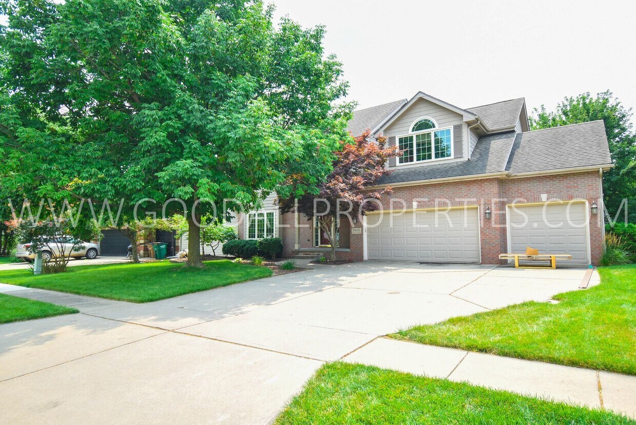 Primary Photo - 5 Bedroom 4 Bath Home in Desirable West De...