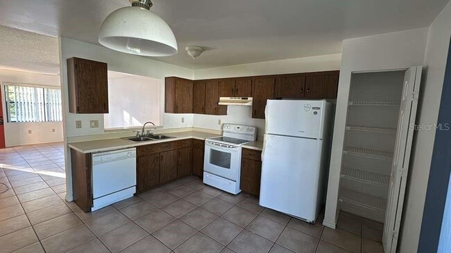 Foto del edificio - 703 Platypus Ct