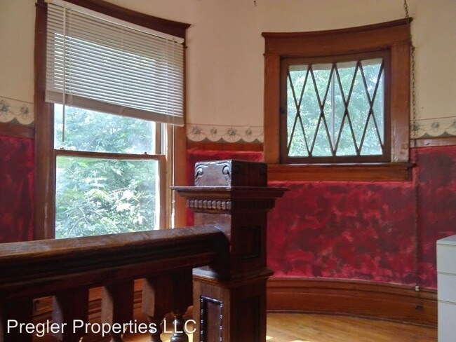 Building Photo - 314 Locust St