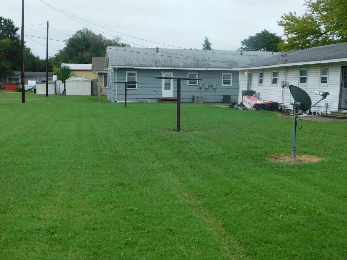 Building Photo - 1522 Beverly Dr