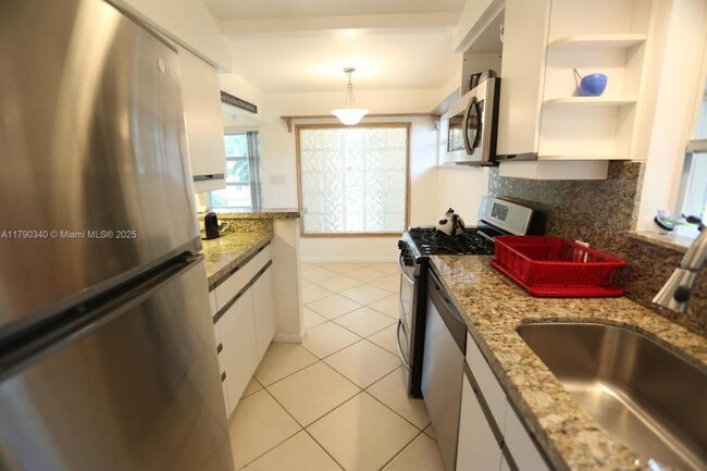 Foto del edificio - 3 bedroom in Hollywood FL 33020