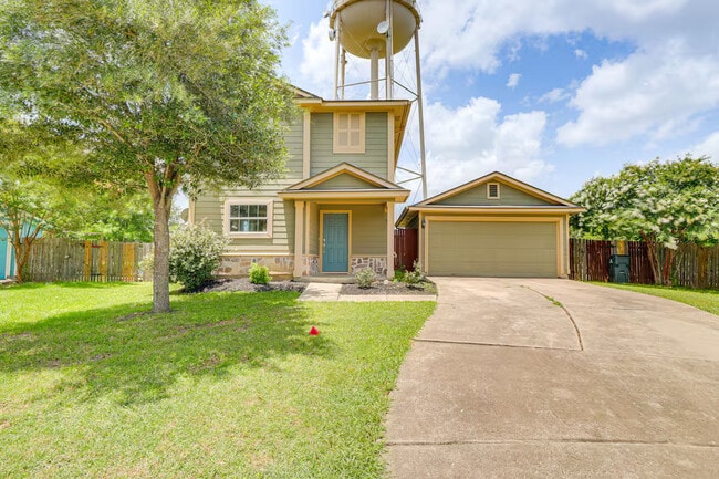 Building Photo - Room in House on Hungry Horse Dr