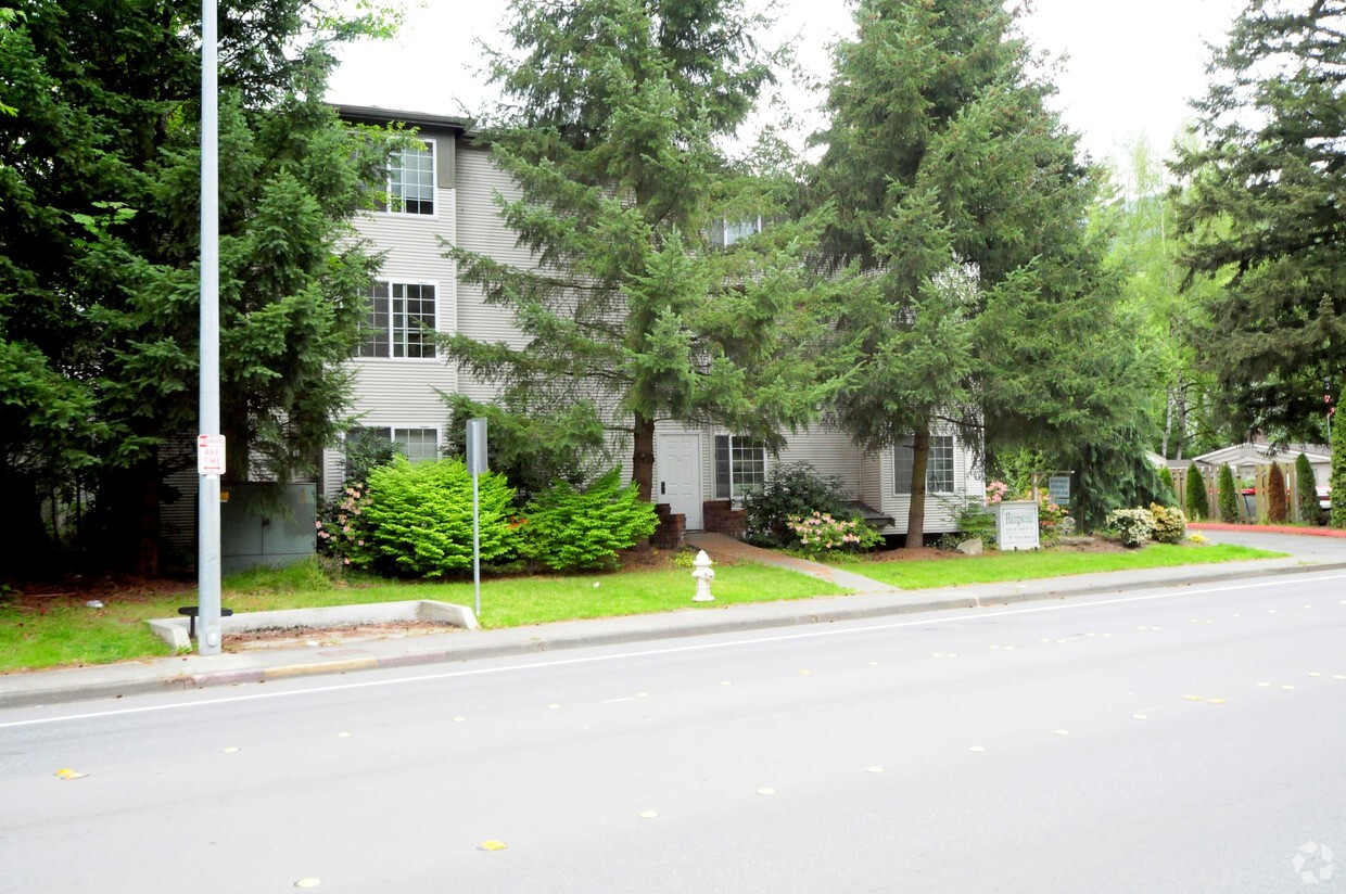 Building Photo - Hampstead Apartments