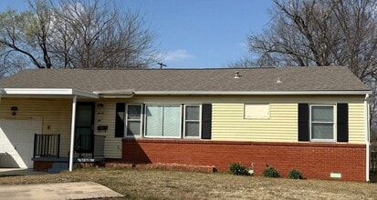 Building Photo - 8915 E 3rd Pl