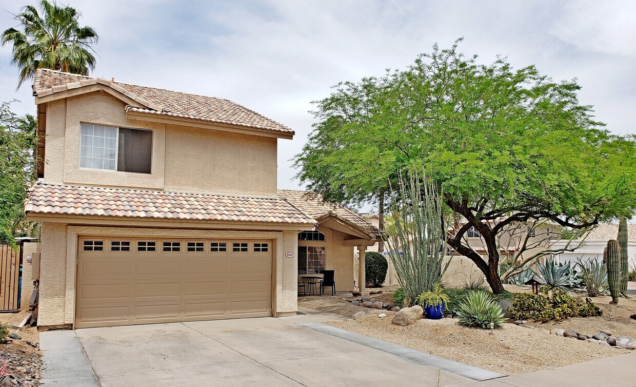 Primary Photo - Ahwatukee Home with Backyard OASIS!