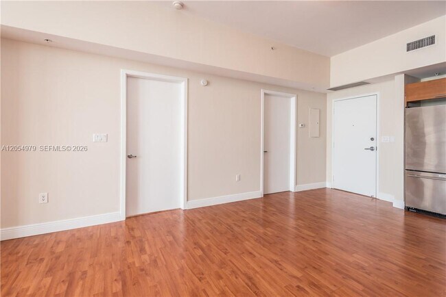Foto del edificio - 3470 E Coast Ave