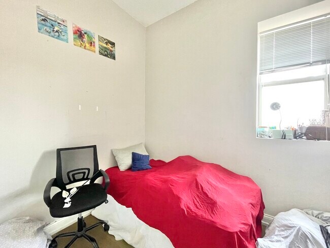 Foto del edificio - 2620 W Cermak Rd