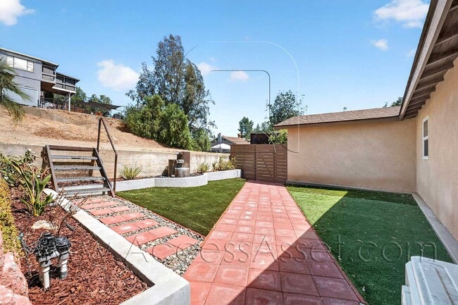 Foto del edificio - 23963 Lodge Dr