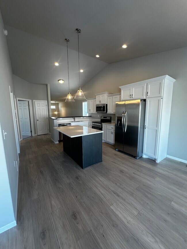 Foto del edificio - 6710 Meadow View Dr S