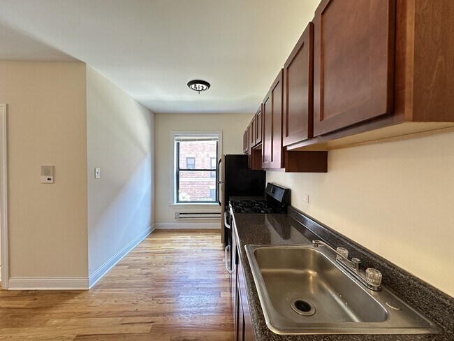 Foto del edificio - 938 W Cornelia Ave