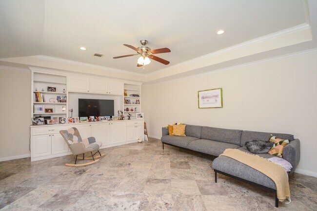 Foto del edificio - 9906 Cedardale Dr