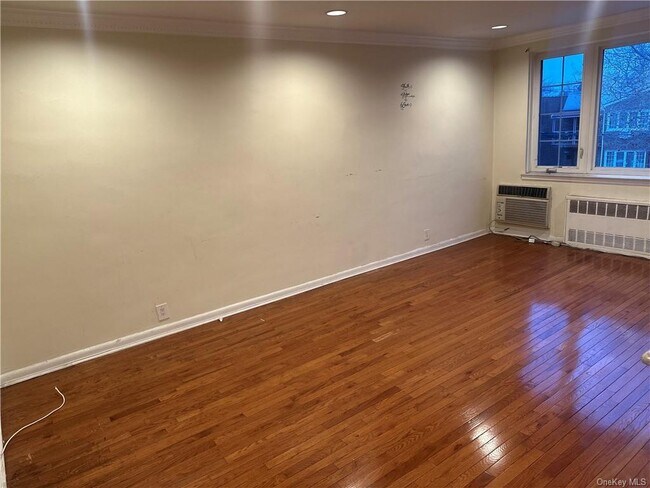 Foto del edificio - 1083 E 58th St