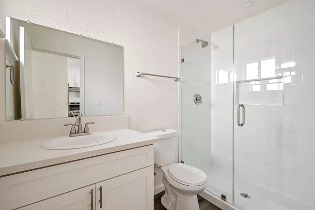 Building Photo - 3150 Rockview Pl