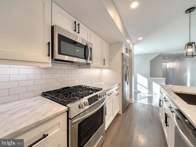 Building Photo - 1849 S Charles St