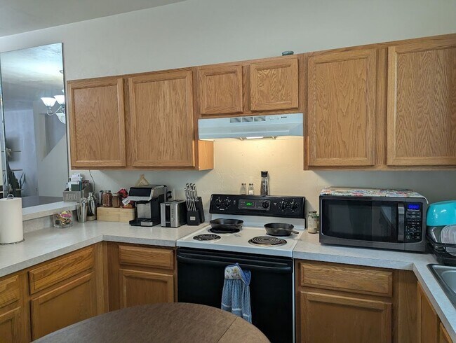 Foto del edificio - Kensington South 2-2.5 Condo