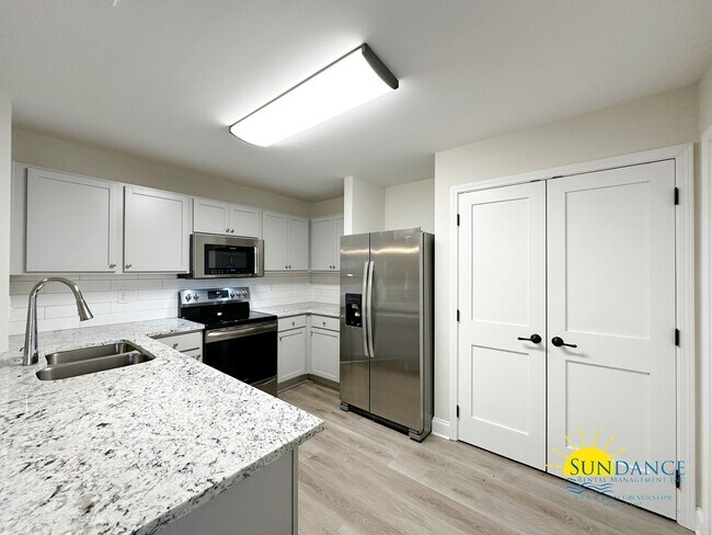 Building Photo - Lovely New Construction Unit in Fort Walto...