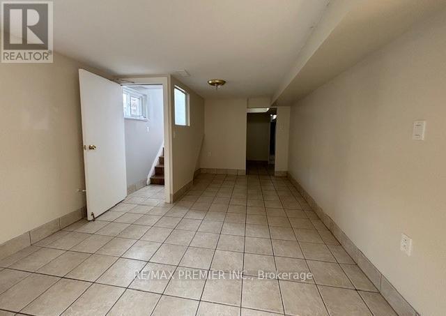 Photo du bâtiment - 92 Westhumber Blvd