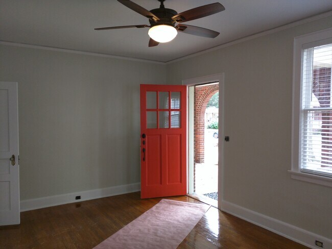 Building Photo - 2312 Sumter St