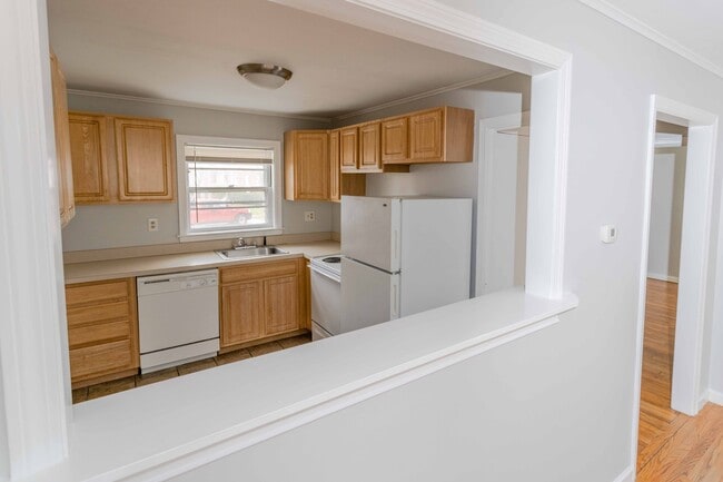 Foto del edificio - 197 Quaker Ln S