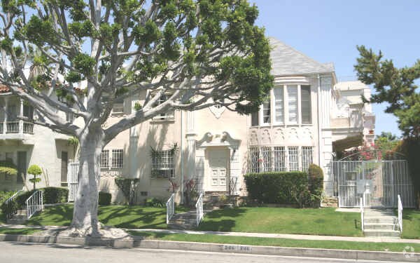 Primary Photo - 244 S Lasky Dr