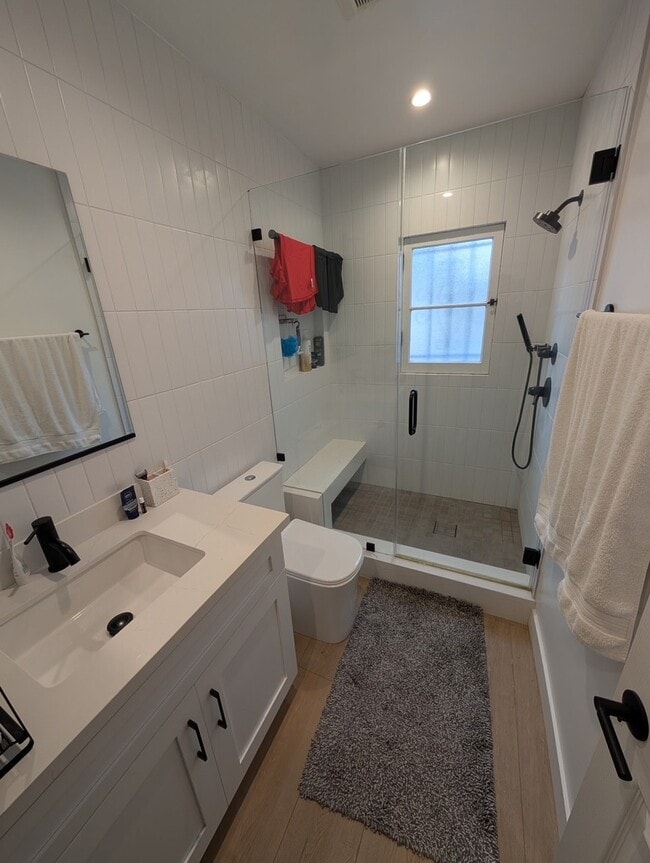 bathroom - 2827 2nd St