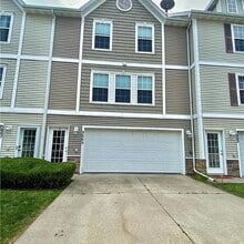 Building Photo - 3005 SW Sharmin Ln