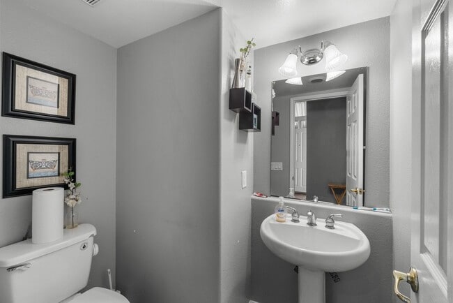 Building Photo - 26426 Cardinal Dr