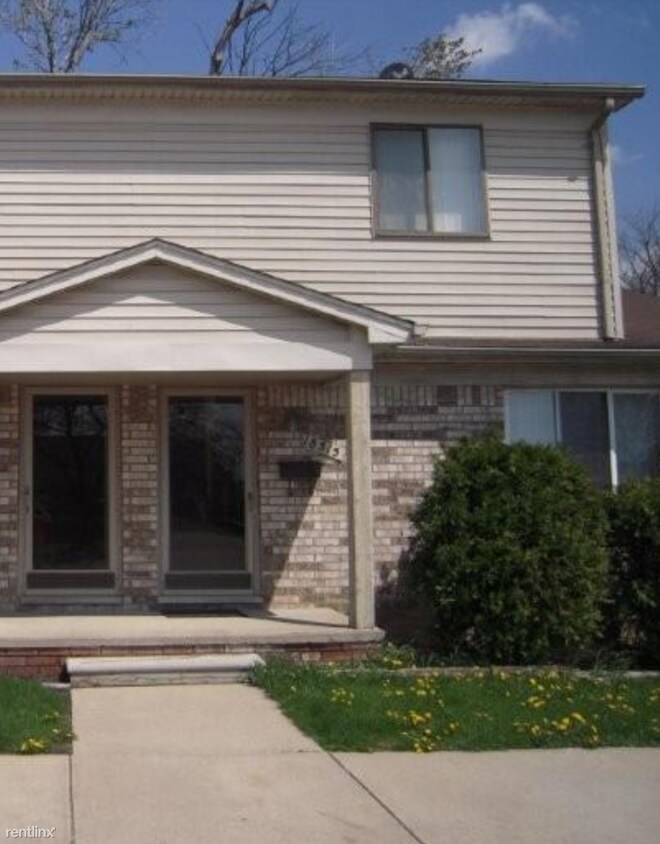 Primary Photo - 2 br, 2 bath House - 18515 E 12 Mile Rd