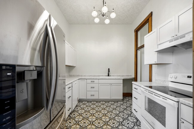 Kitchen - 217 N Sibley Ave